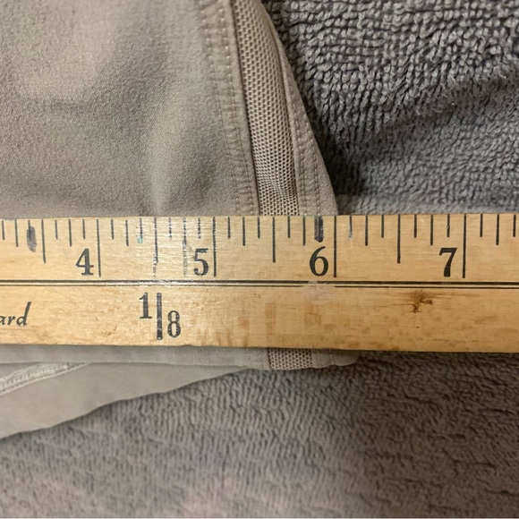 LuluLemon Shorts Mens Large Beige Chino DrawString Athleisure Elastic Golf - Picture 11 of 13